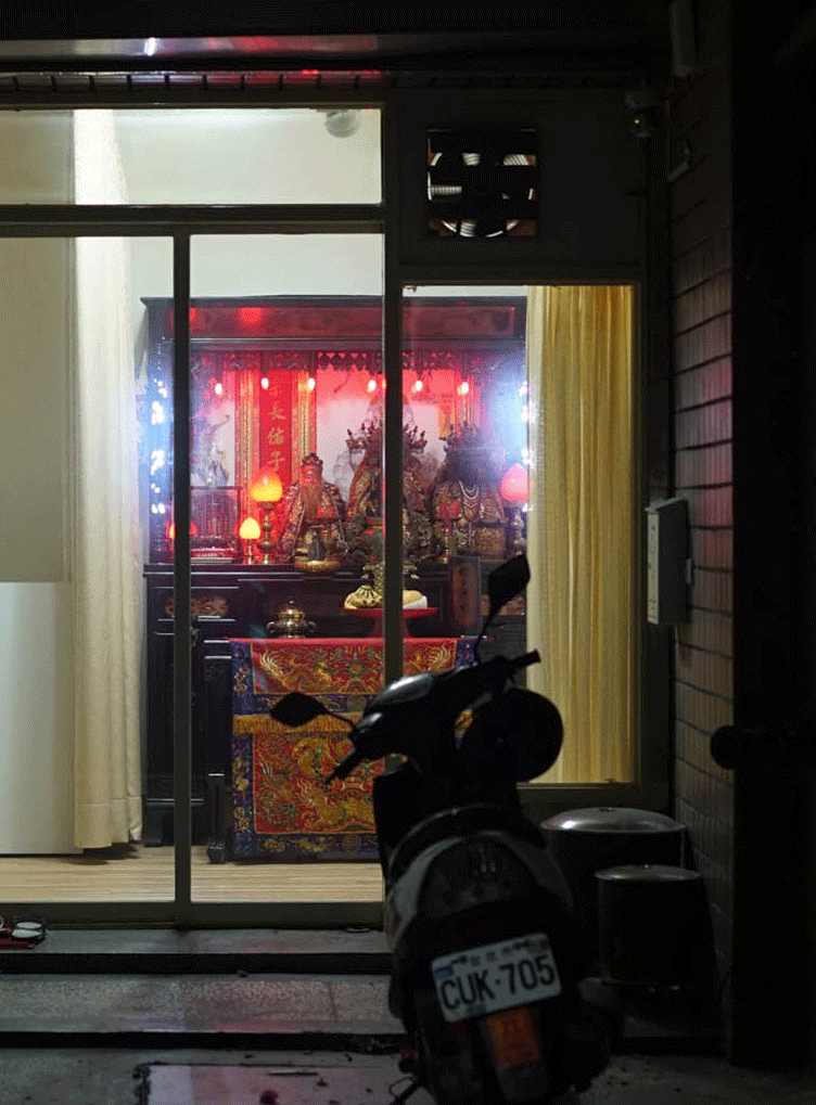Fan-Shrine Cinemagraph Taipei